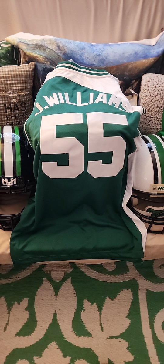 HRH_Sarchasm's tweet photo. @ThunderCast_Pod oh lookie what came in the mail today....

Is it basketball season yet???

#lfgHERD💚🤍🦬🖤 https://t.co/738C7oIav6