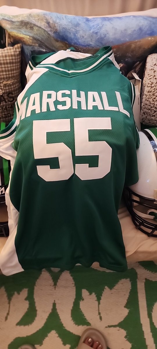 HRH_Sarchasm's tweet photo. @ThunderCast_Pod oh lookie what came in the mail today....

Is it basketball season yet???

#lfgHERD💚🤍🦬🖤 https://t.co/738C7oIav6
