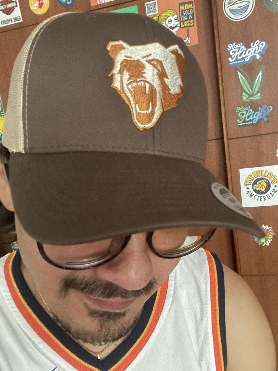 juancmejia1983's tweet photo. Am so happy !!! My hat made it to Medellin Colombia ๐จ๐ด @bearandbullnft and special shout-out to @bilmacguitars for making it happen!! #BBNFT #YUGE @cryptoequip #FreeCryptoEquip https://t.co/NEsrhWEPRN