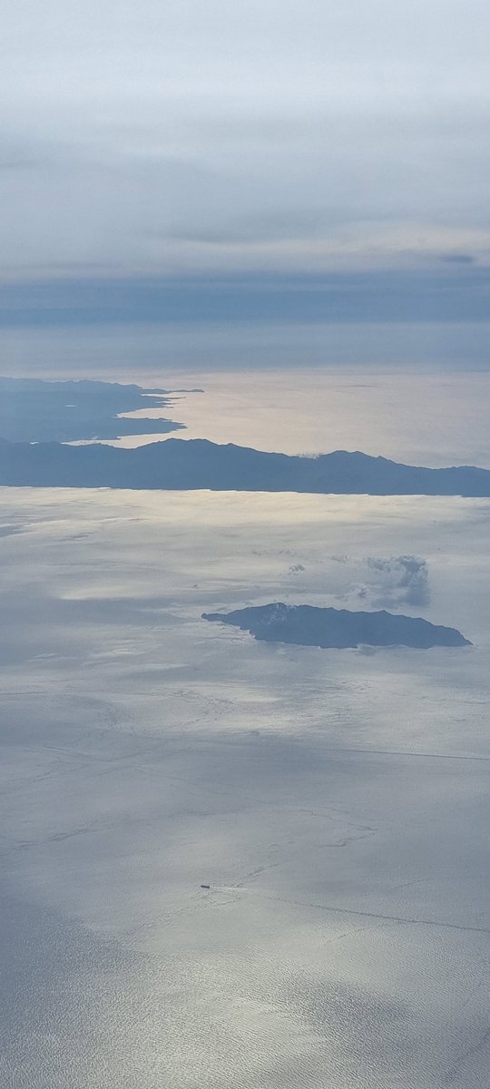 ClaudioBorghi's tweet photo. Per far vedere quanto vicina sia l'isola di Capraia alla Corsica https://t.co/aKhcpXCUhQ