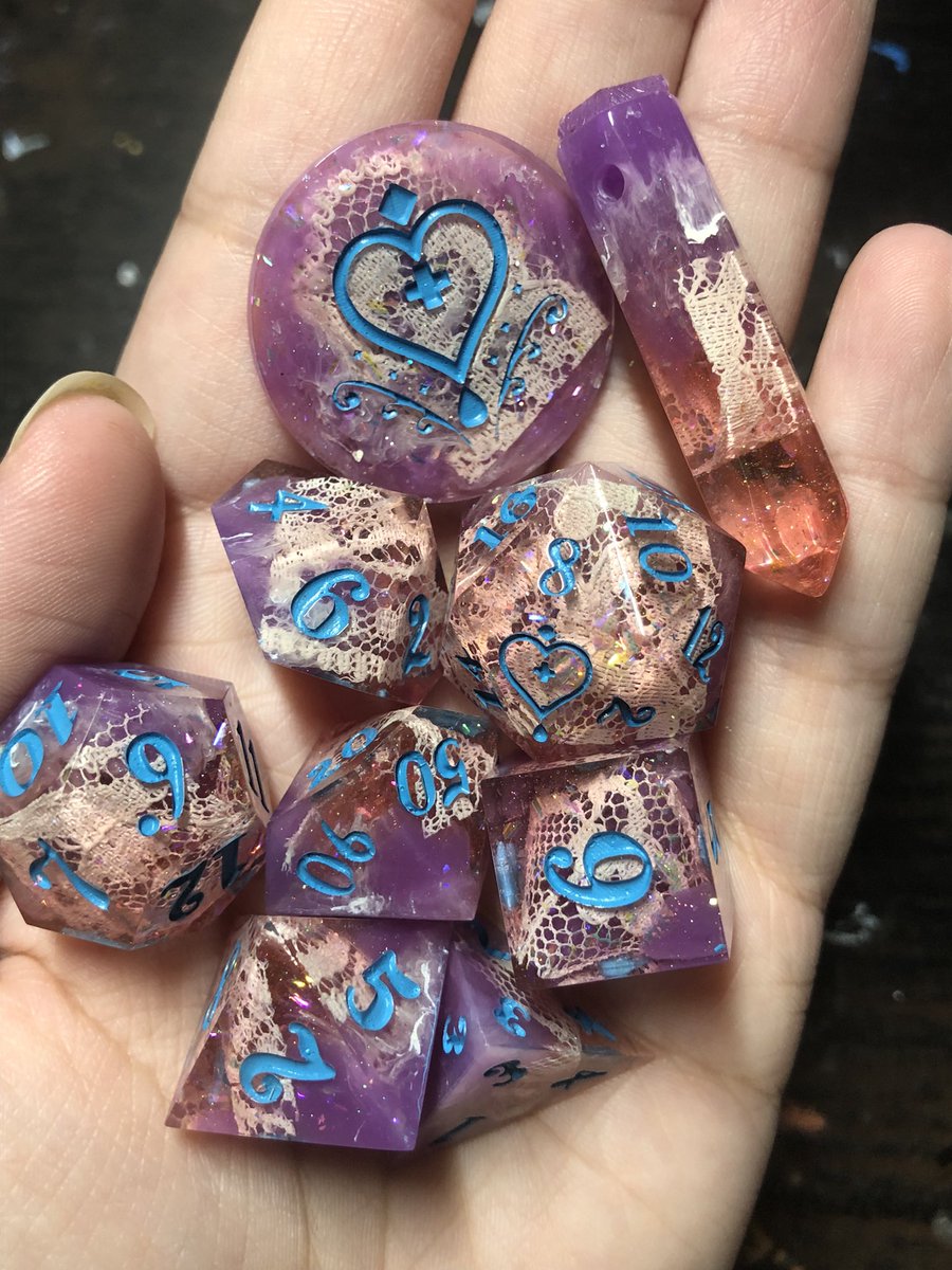 HealersHug's tweet image. 40% off almost all dice in shop happening right now! 

Healershug.Etsy.com 

#DnD #ttrpg #Dice #diceset #dungeonsanddragons