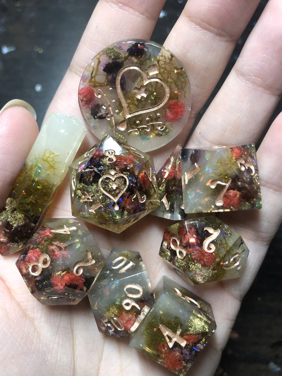 HealersHug's tweet image. 40% off almost all dice in shop happening right now! 

Healershug.Etsy.com 

#DnD #ttrpg #Dice #diceset #dungeonsanddragons