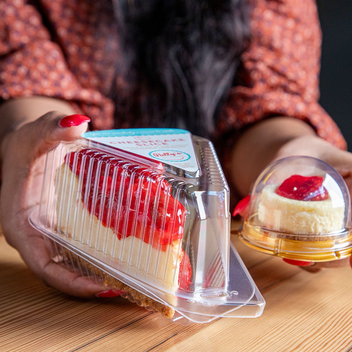 Freshly baked just for you! Are you going for the cheesecake petite or the slice? 🧁🍰

#STLEats #STLFoodScene #STLRestaurant #STLBakery #STL #SaintLouis #CityFoundrySTL