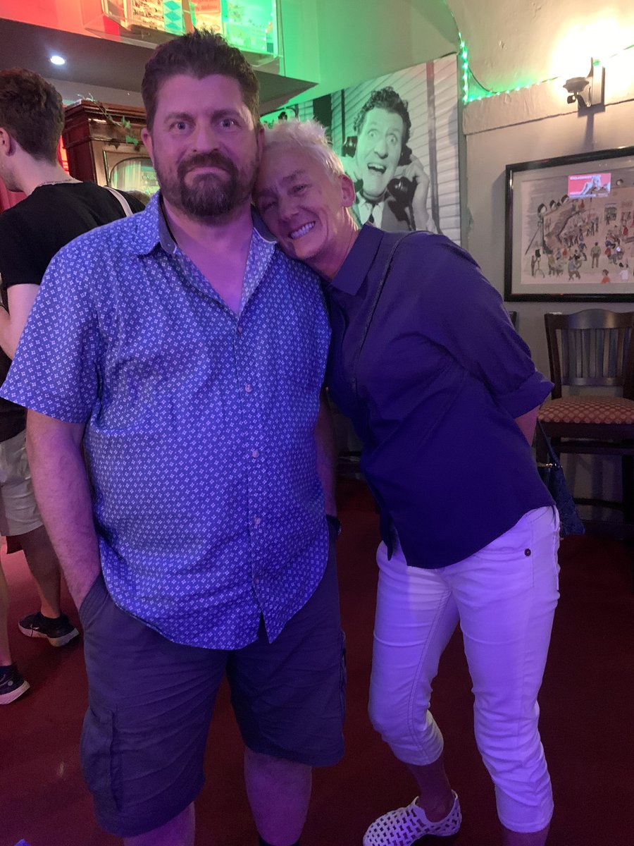 Amazing the people you meet at an Alexi Sayle gig.It’s only Muriel Gray @ArtyBagger.