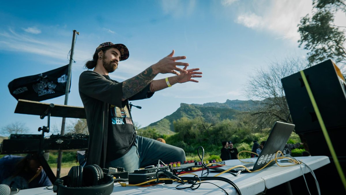 PedalBikeProd's tweet photo. We’re only a week and a half away from our show with @edekitmusic 🔥
Next Friday, we’re bringing you an epic musical experience with extraordinary supporting artists, drink specials, vendors and more!

Grab your tickets while they last:
https://t.co/7vkYt6MSe4

#aznightlife https://t.co/2JND0hnfx3