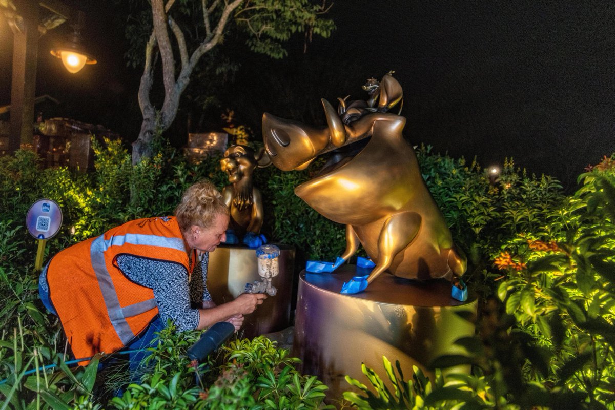 DisneyParks's tweet photo. ✨We have FAB-ulous news!✨ Over the next few months, Imagineers are sprinkling a touch of timeless pixie dust to refresh the Disney Fab 50 Character Collection across all 4 @WaltDisneyWorld theme parks so you can continue to discover and interact with all 50 characters! https://t.co/tYgPppxXX7