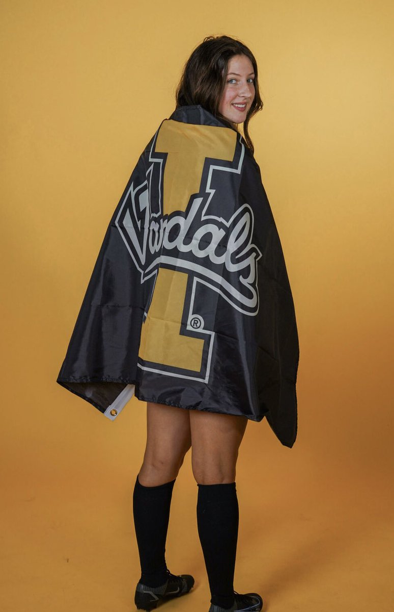 Claire Manis tweet media