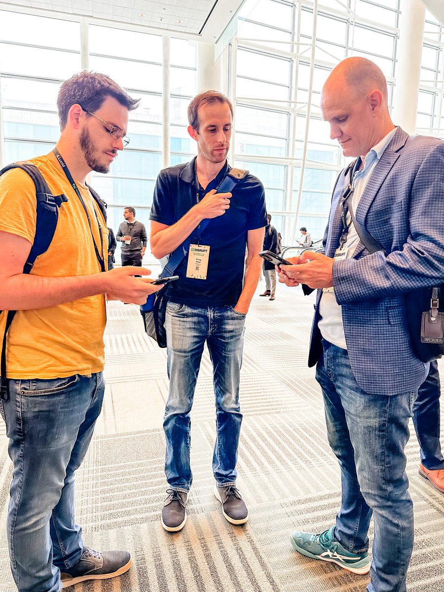 Notice.co tweet media