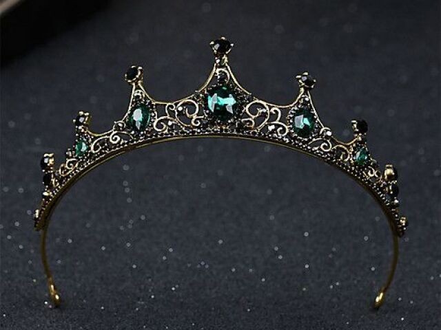 MeowMeigeni's tweet photo. “your name” fantasy gown 
“your name” fantasy crown  
“your name” fantasy weapon https://t.co/BK8xzyc1fQ