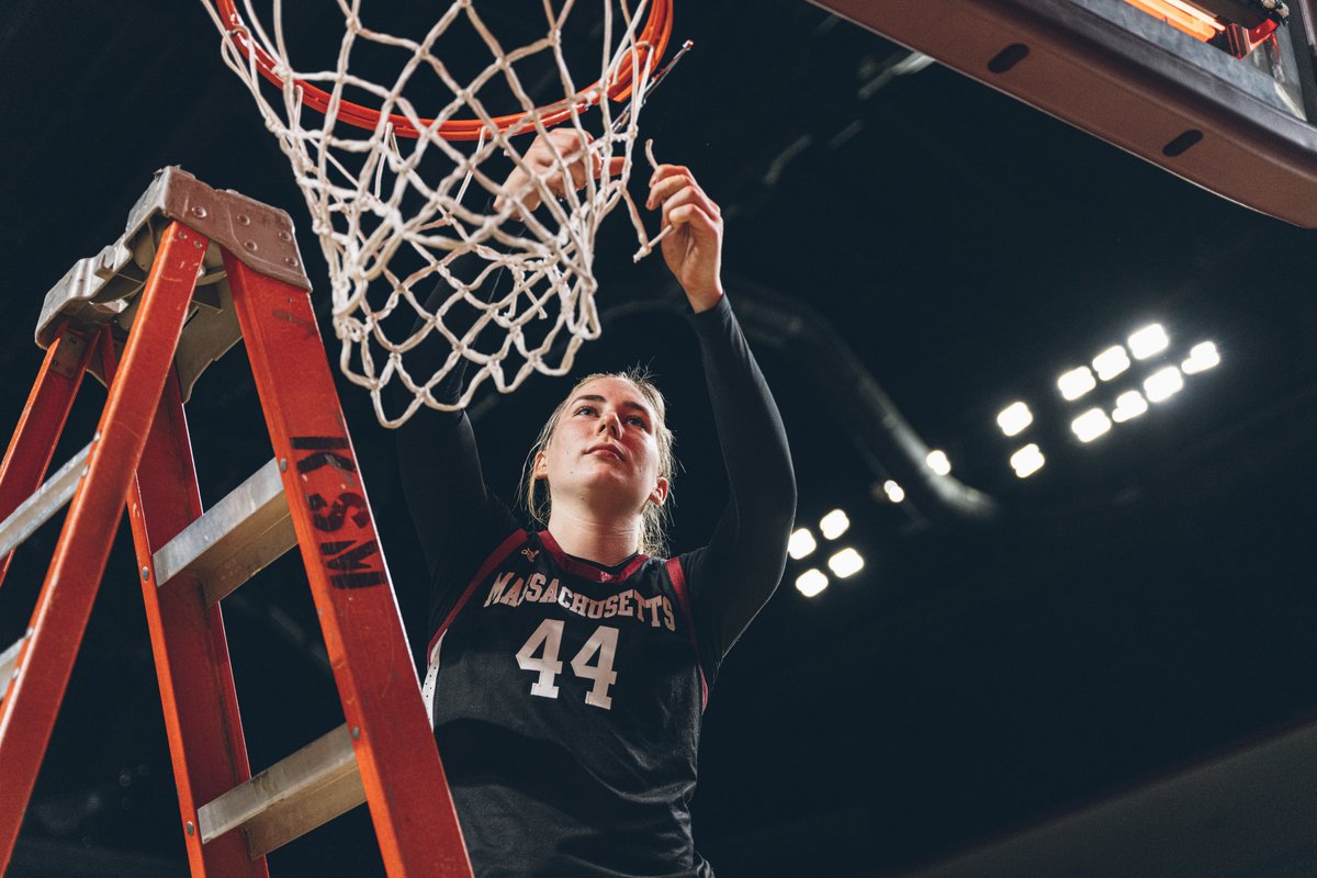 UMassWBB's tweet photo. 🤔 

#Flagship 🚩 https://t.co/BVwSJAR7b7