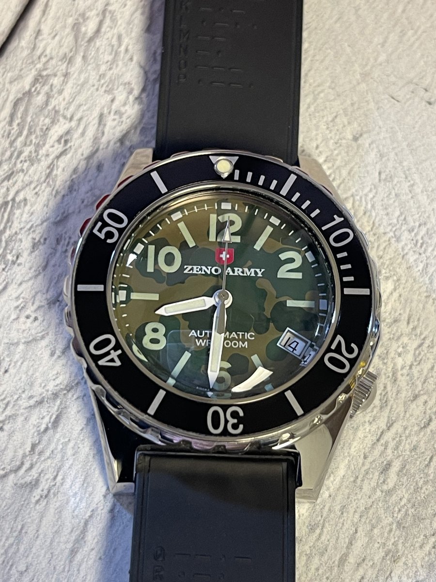 WingatesWatches's tweet photo. One of our favorite military watches, Zeno-Watch Basel camouflage model, Ref. 485. Strap has Morse code, ruler &amp; imperial/metric conversions. Swiss-made, diameter 40mm. What's on your wrist?®️
#zenowatchbasel #camoflaugewatch #wingateswatches #bobwingatewatches #armywatch https://t.co/pgKqzE0gjK