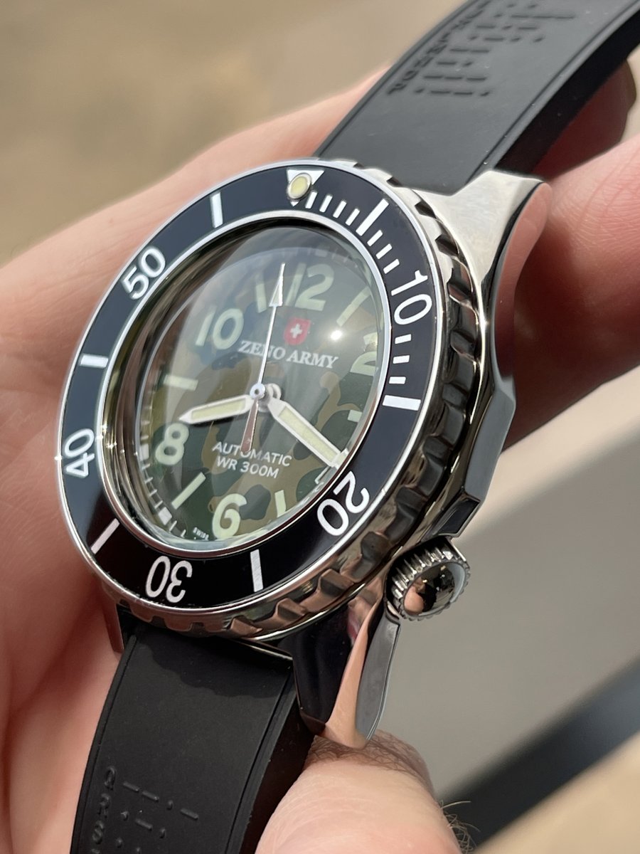 WingatesWatches's tweet photo. One of our favorite military watches, Zeno-Watch Basel camouflage model, Ref. 485. Strap has Morse code, ruler &amp; imperial/metric conversions. Swiss-made, diameter 40mm. What's on your wrist?®️
#zenowatchbasel #camoflaugewatch #wingateswatches #bobwingatewatches #armywatch https://t.co/pgKqzE0gjK