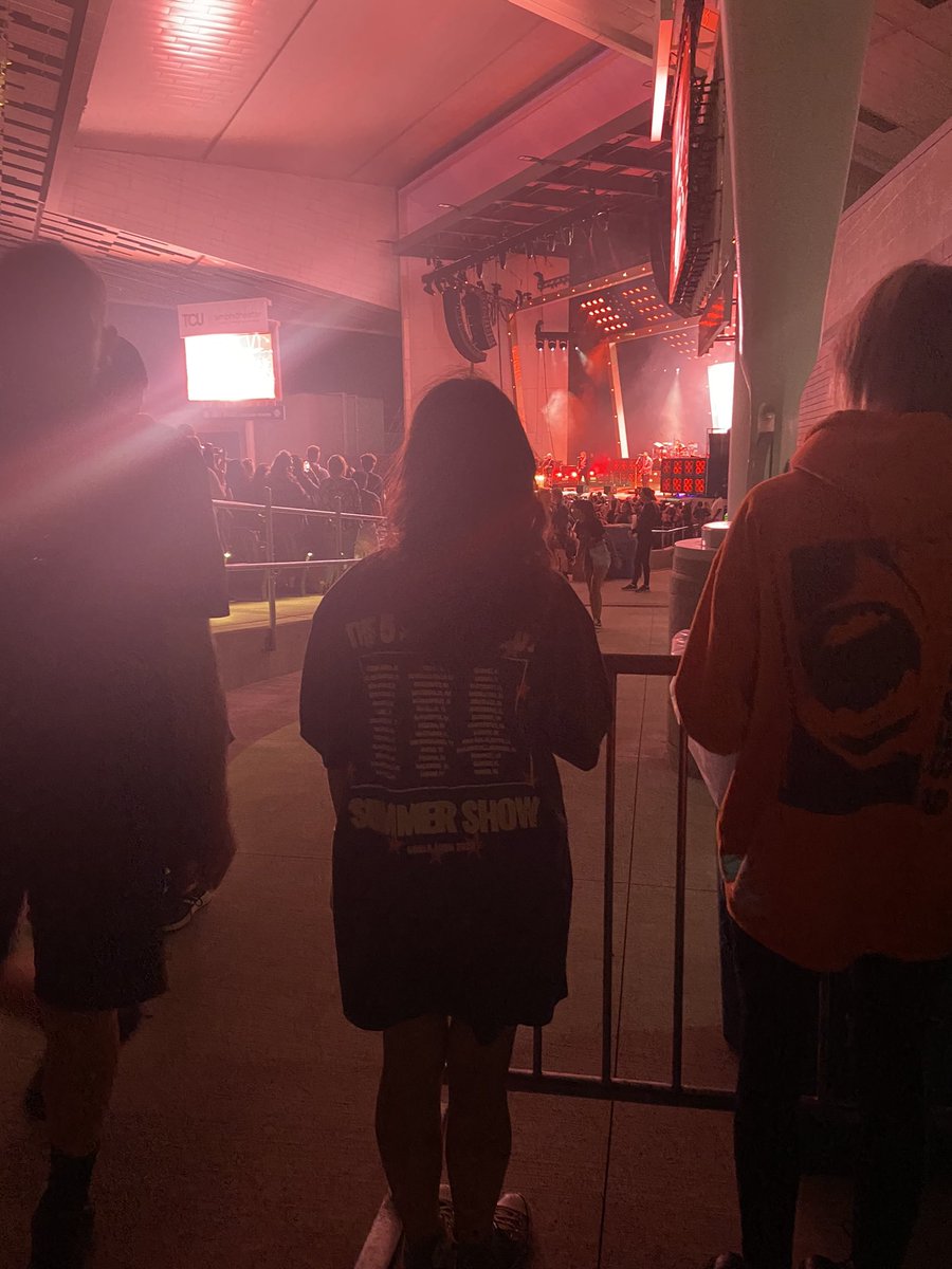 crystalIover's tweet photo. The darkest night never felt so bright with you by my side ❤️ https://t.co/0JrwKZyOrx