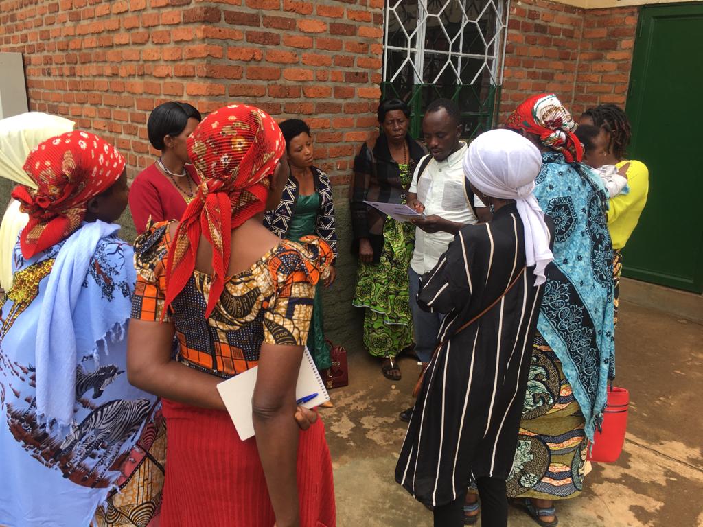 Avega_Agahozo_'s tweet photo. Uyu munsi muri @NgomaDistrict , @NyagatareDistr , @RwamaganaDistr, @Nyamasheke na @RusiziDistrict  hasojwe amahugurwa yatangwaga na @Avega_Agahozo_ ku bufatanye na @NARwanda binyuze mu mushinga #HoranaUbuzimaBwiza agenewe Ababibyi b’Amahoro n'abakangurambaga b'iterambere https://t.co/dVqbZQSp3i