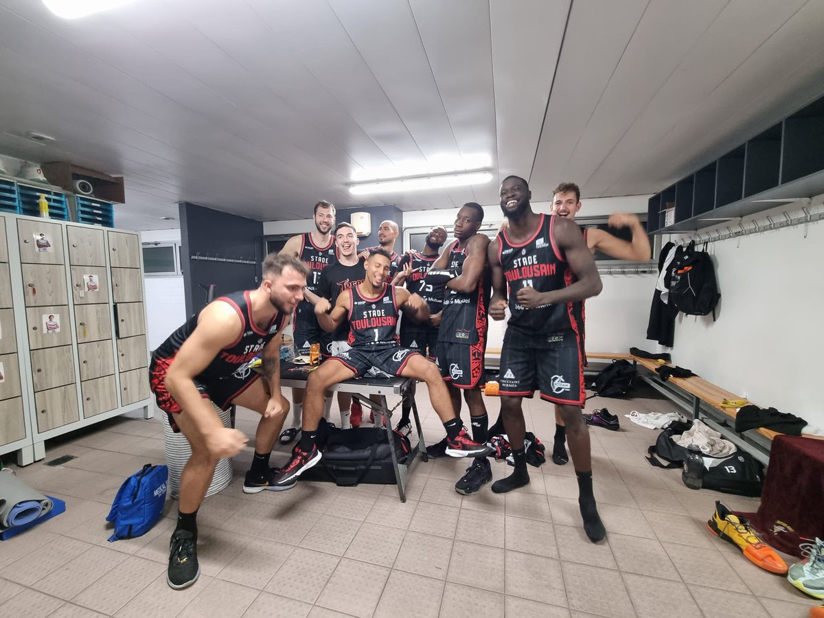 ToulouseBasket's tweet photo. Victoire 🔥😄

Les Toros ce sont imposés face à @BoulazacBasketD ce soir en 64e de finale de la Coupe de France 🏆 🇫🇷 

Rendez-vous en 32e pour continuer l’aventure !!! 

VAMOS TOROS 😤 https://t.co/x0CiluzRXE