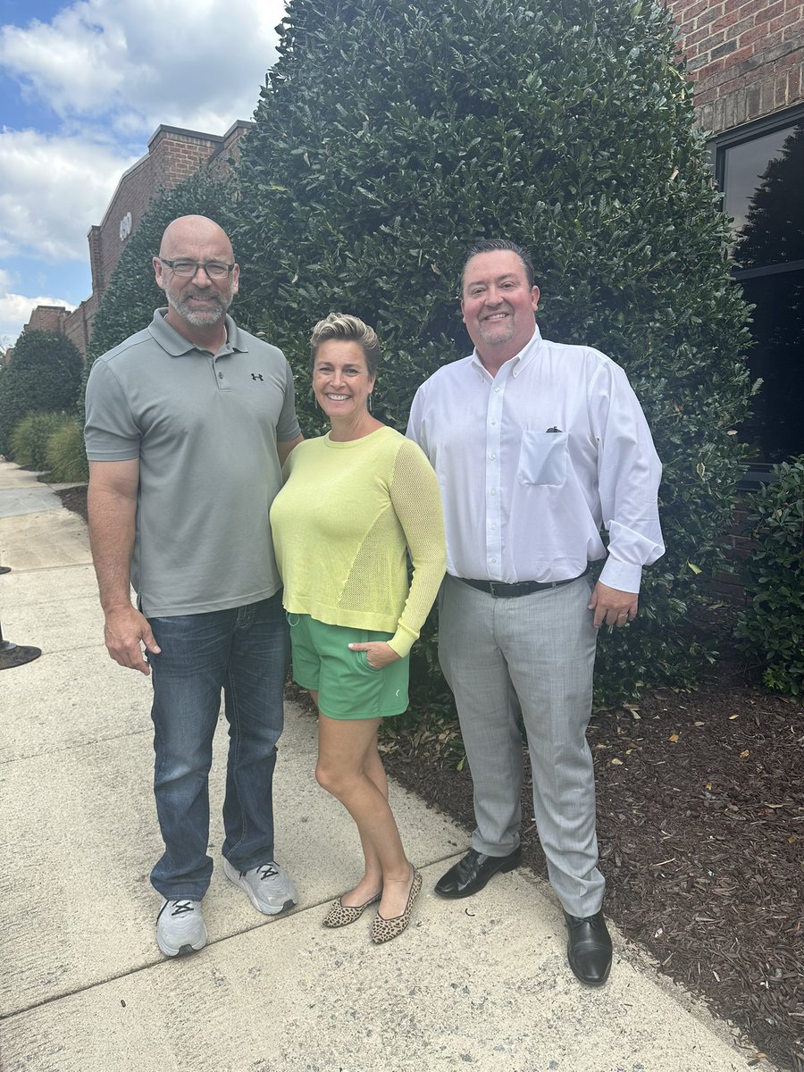 BenIngle3's tweet photo. Congratulations to @EddieTaubensee and @Rene_Taubensee on the purchase of their new home. Thank you so much for allowing me to help you. Welcome to the SC! #mortgage #ONQFinancial. https://t.co/D6upcim2uM