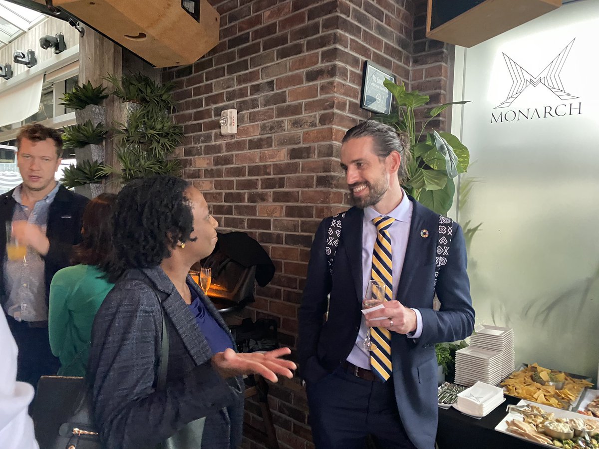 rani_action's tweet photo. THANKS to all our @PandemicAction partners and friends who packed the house (despite the rain!) for our #UNGA78 social yesterday. A great way to kickoff the week! So lovely to see you all in 3D! #TogetherWeAchieveMore #PandemicAction #PandemicPPR https://t.co/N6A8RaI3jQ