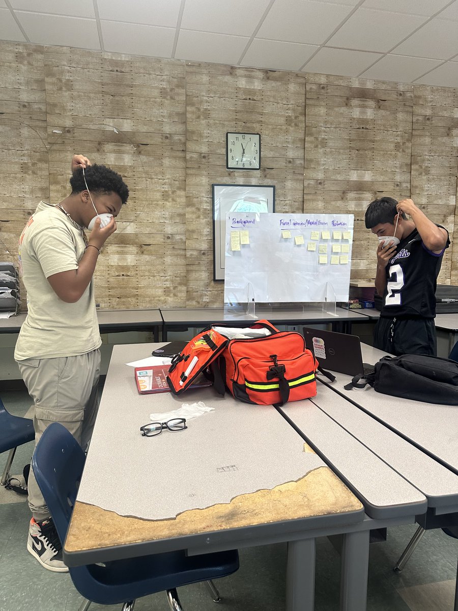 ShhsCte's tweet photo. A couple students donning Respiratory Protection! https://t.co/KbYU52puHw