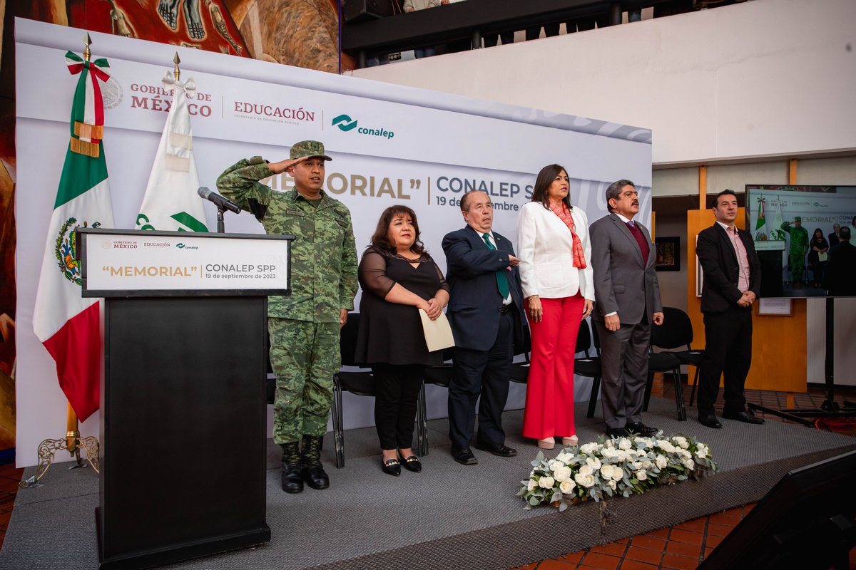 La Mtra. <a href="/Nora_Ruvalcaba/">Nora Ruvalcaba Gámez</a> y el Dr. <a href="/ManuelEspino/">Manuel Espino</a> tuvieron el honor de encabezar el primer Memorial en la historia de #CONALEP, rindiendo homenaje a las víctimas del terremoto de 1985 del plantel SPP, en compañía de exalumnos y personal sobreviviente del mismo plantel.