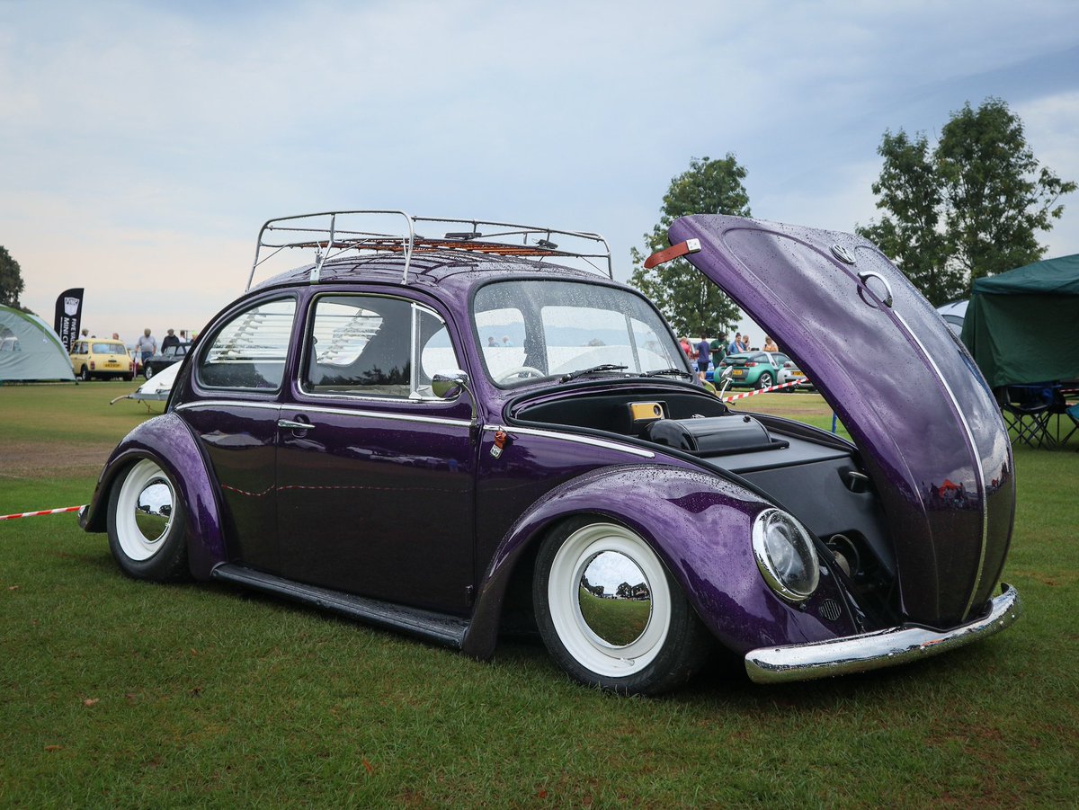 The bug 

#Volkswagen #beetle #vw #vwbug #classic #ClassicCars #pimpmyride #pimpmyrideuk #carphotography #midnightpurple #limebug #wrenchstudios #aircooled