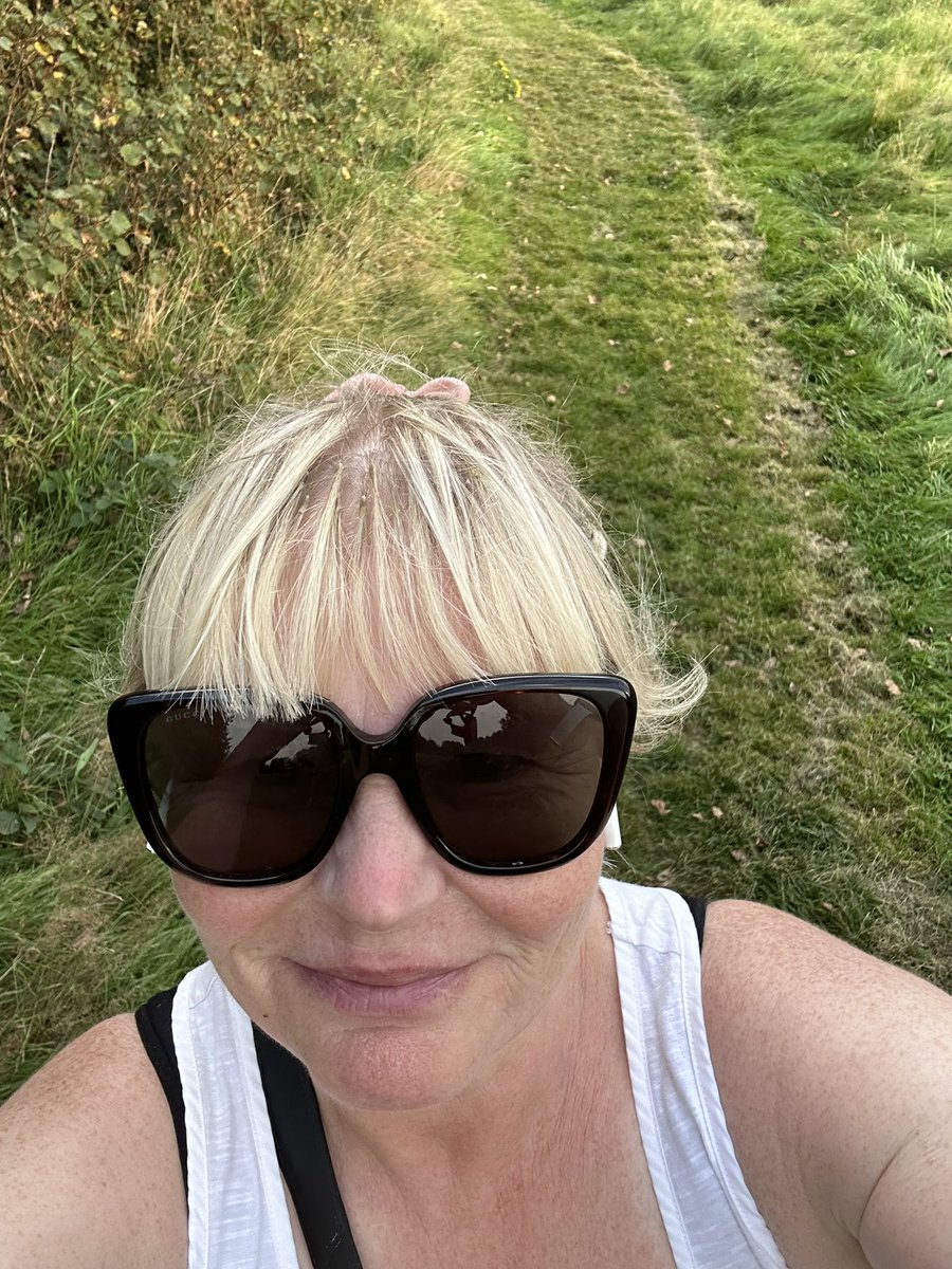 Anne Roberts tweet media