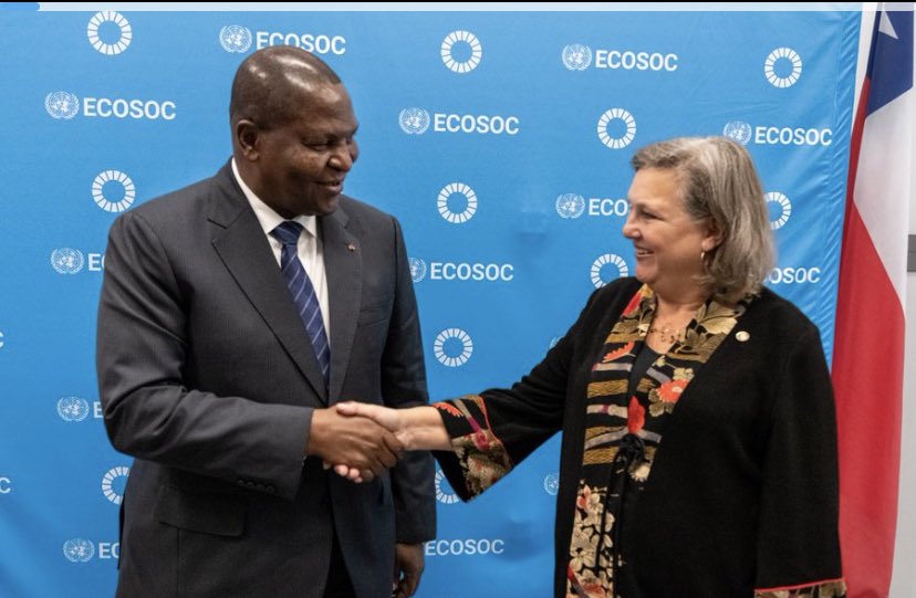#Centrafrique | Le Président <a href="/FA_Touadera/">Faustin-Archange Touadéra</a> a reçu en marge de #UNGA78  S.E. Mme l’Ambassadrice Victoria Nuland, sous-secrétaire d’État américain chargée des Affaires politiques. Au cours de cette entretien, les USA ont affirmé leur détermination à aider le peuple centrafricain à