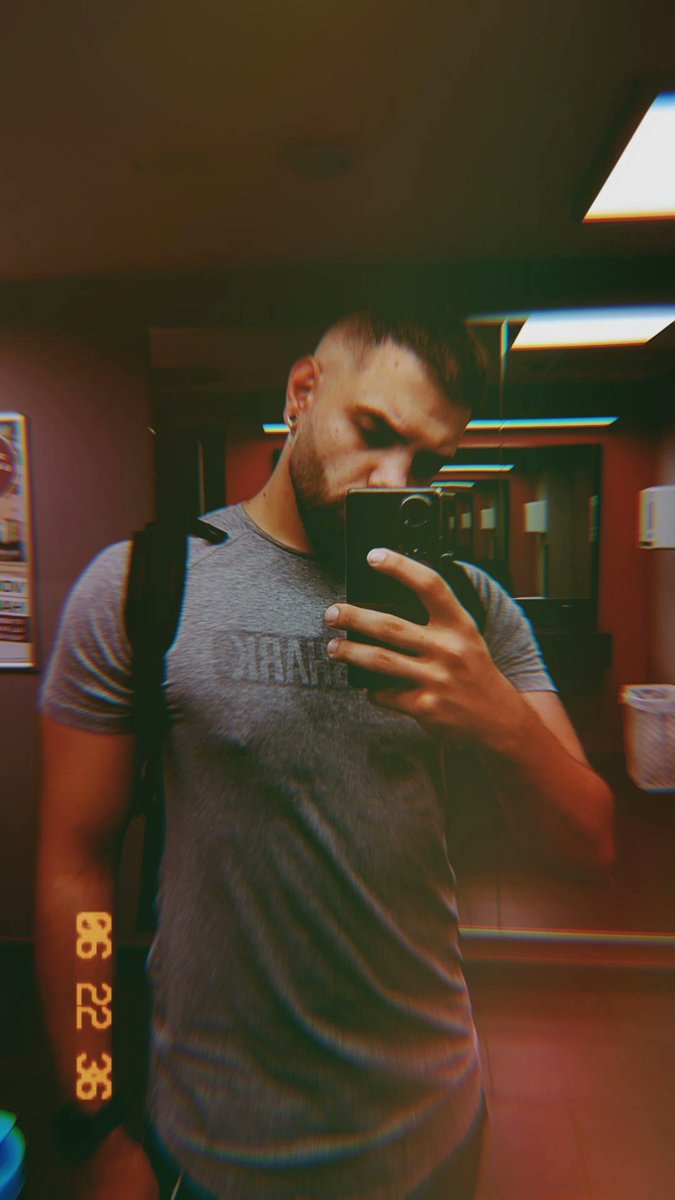 KaObws's tweet photo. Ziehe seit 3 Wochen den Sport (gym und Boxen) wieder durch und fühle mich gut!

#gym #fitness #boxing #journey #myway https://t.co/tQ2CBRGVJK