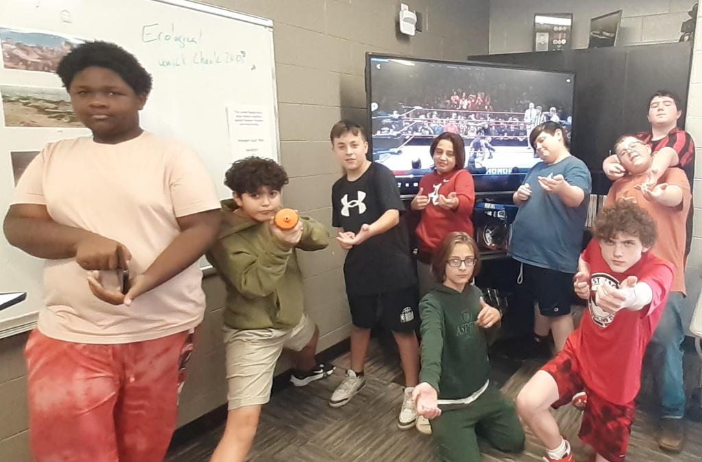 ProWrestlingCl1's tweet image. Our best #theINFANTRY pose!!! @CarlieBravo @ShawnDean773 
@ringofhonor