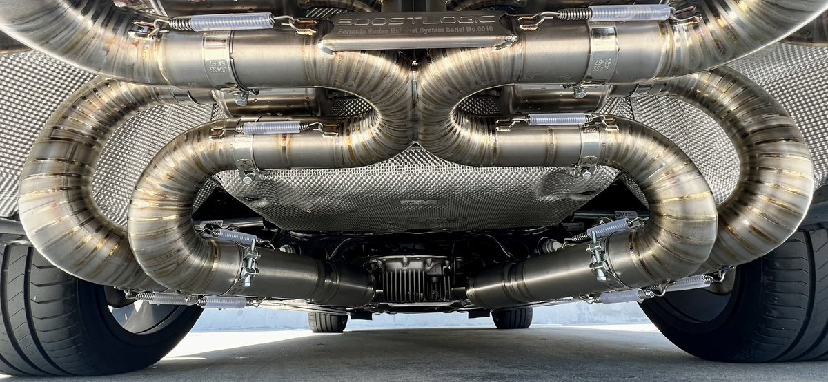 MForYP's tweet image. Most sexy exhaust you’ll ever see.  #BoostLogic G82 M4