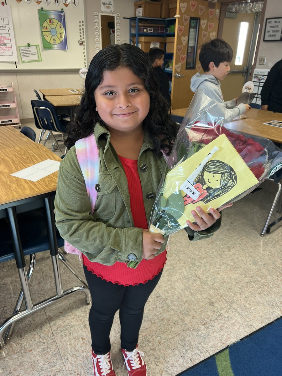 Falcon_Clement1's tweet photo. My students and coworkers sure know how to make me feel special on my birthday! Flowers, cards, and so much love 🌹 The best part was that I share a birthday with one of my students! How fun is that? I love this classroom family of ours 🩷 https://t.co/4VRzAZPKq6