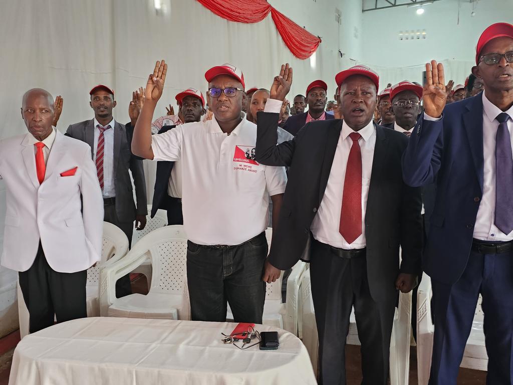 parti_uprona's tweet photo. Umugambwe @UPRONA__1961 wahimbaj Imyaka 62 Imaze itsinz amatora yashikanye Abarundi kuntahe y'Ukwikukira, ibirori bihurirany n'uko atamashami akivurwa muriwo kuko basubije Hamwe! @LeRenouveauBdi @RTNBurundi @UbumweHebdo @yigenga @alain_majeste @SOSMediasBDI @KwaNtare @VoixPrince https://t.co/WANRd6HcbB