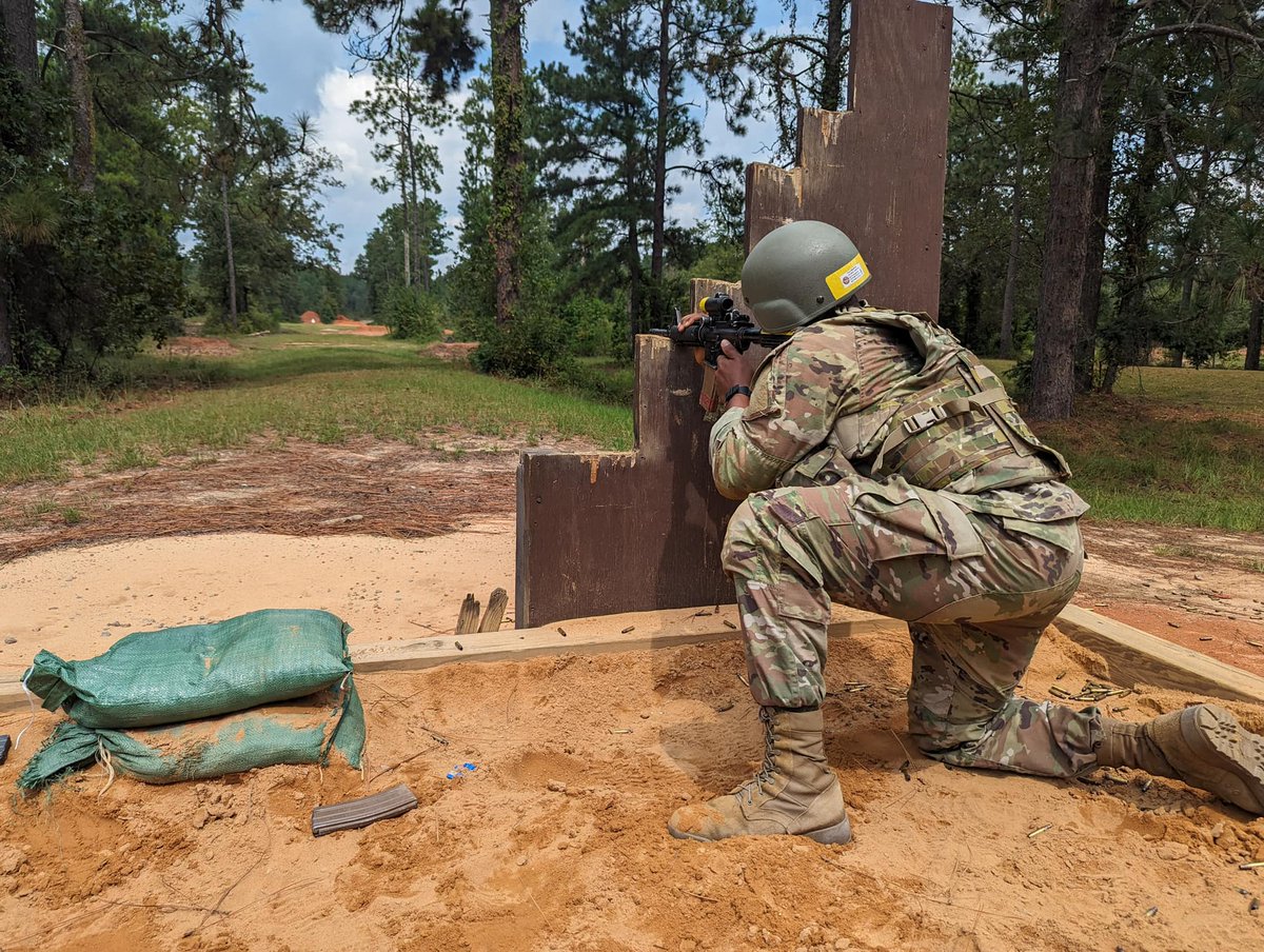 fortjackson's tweet image. #TrainingTuesday
We Make American Soldiers! Here is a quick look at @USArmy  #BasicCombatTraining from across the different battalions on Fort Jackson!
#MeetYourArmy #KnowYourMil #BeAllYouCanBe #VictoryStartsHere #Army2030