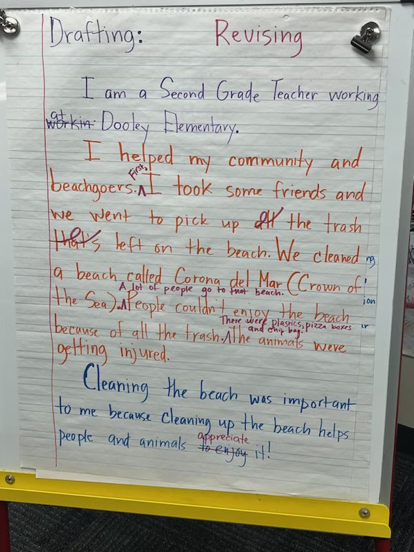 PISDeas's tweet photo. Way to go @Dooley2nd! Teacher writing draft to model great writing with students @DooleyElem #LevelUpPlanoISD https://t.co/3PyjOb9yco