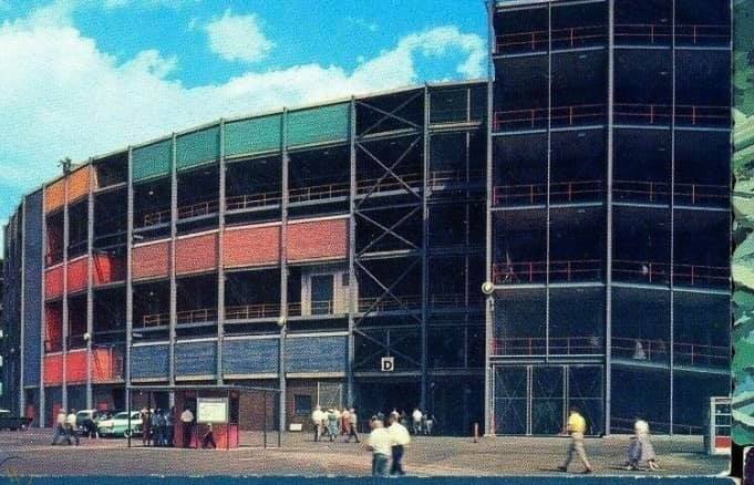 oddballsofbball's tweet photo. Do you have a brick from the Met? Im honered to have one of each color (eight i believe); the brown bricks may be the rarest as they were only located down the right field line around where the entrance was to the Twins clubhouse. @TwinsAlmanac  @MallofAmerica @MetropolitanStadium @MinnesotaTwins_