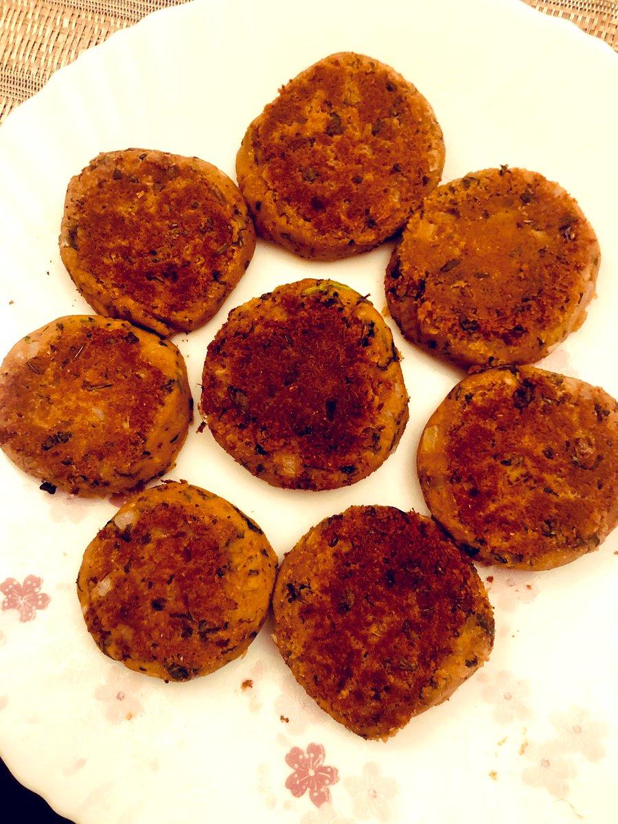 QueeenBee27's tweet image. #CookingSkills😍