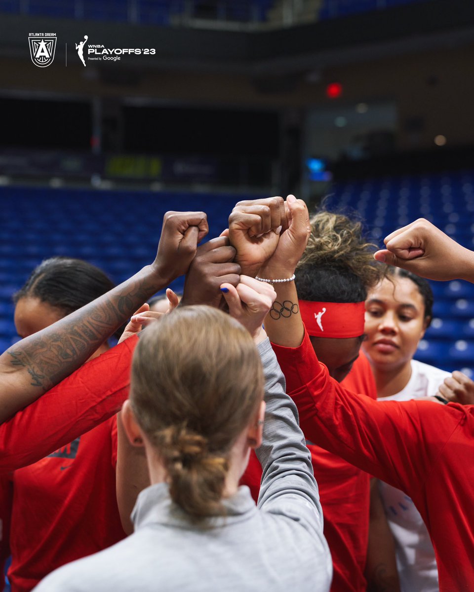 AtlantaDream's tweet photo. Countdown to show time ๐
#DoItForTheDream | #LEVELUPATLANTA https://t.co/BURnbdlBZb