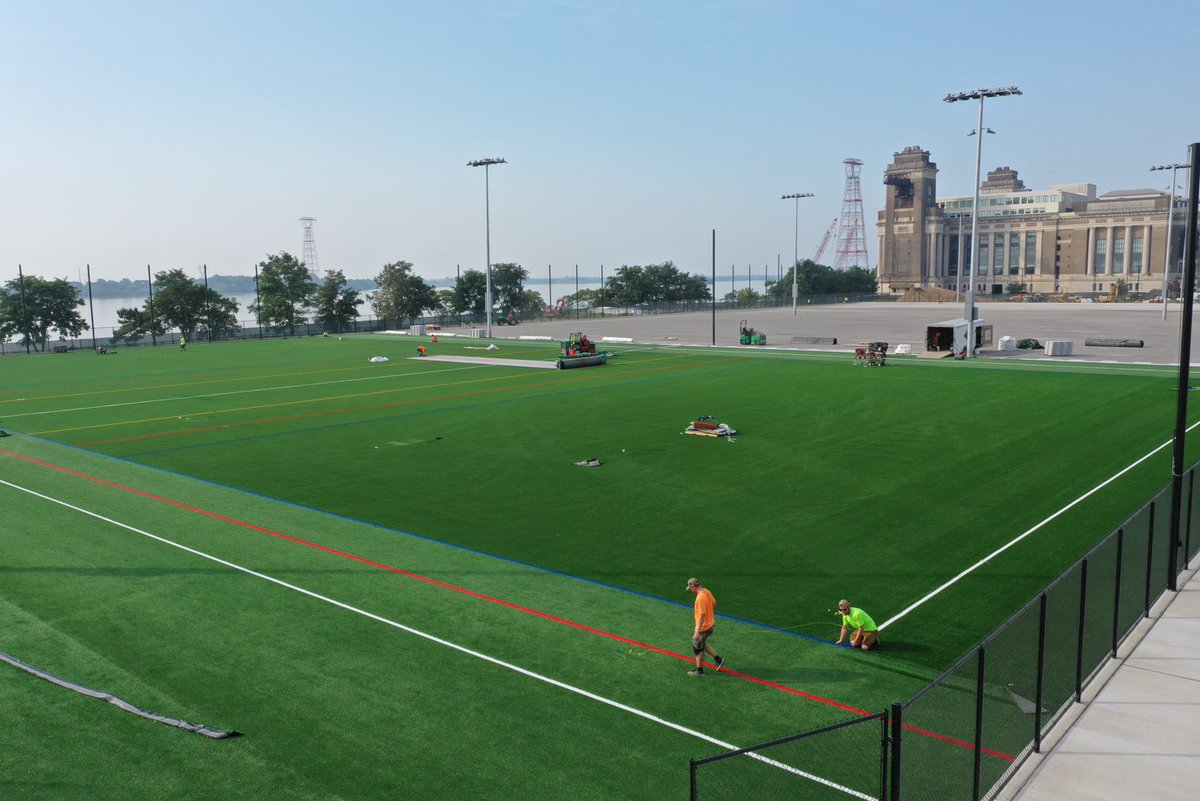 Project Progress 🏗️

Up in Chester, PA the BPGS team is hard at work on Phase I of the WSFS Bank Sportplex! This week we are laying synthetic turf and performing infill on the 3 new synthetic fields. 

 Learn more about the project on our website 🔗 bpgsconstruction.com/property/wsfs-…