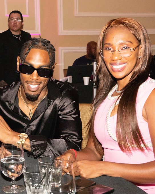 Wherever I&rsquo;m at they always watchin! #ZAYSTACKZ 👀 https://t.co/PCgoTogeI8<a href="/tag/zaystackz"class="tags">#ZAYSTACKZ</a>