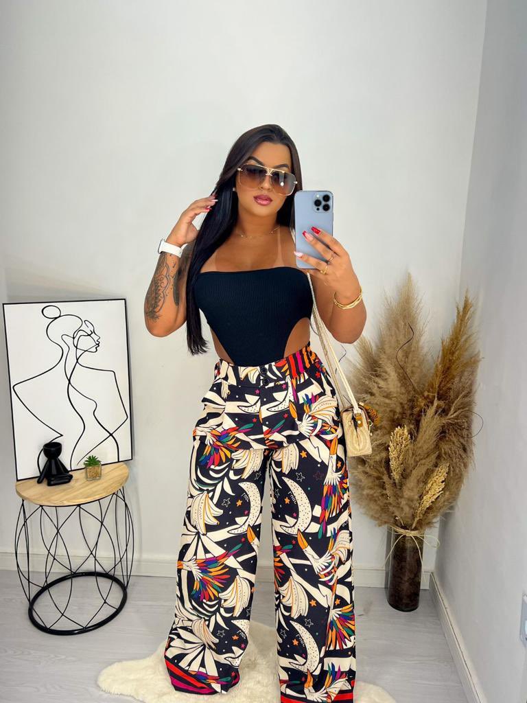 Body vazado 38,00 
Calça pantalona TAM único 115,00 estampa digital