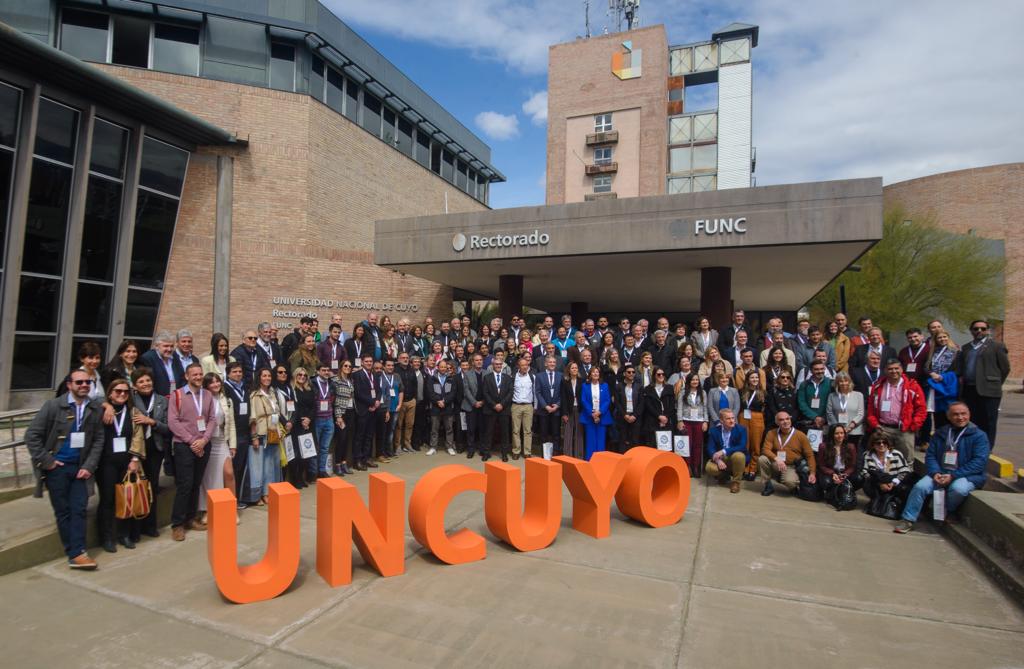 aceleralitoral's tweet image. Desde Aceleradora Litoral nos encanta formar parte e impulsar espacios de colaboración, para seguir potenciando el ecosistema.  

¡Muchas gracias por la oportunidad de participar!

#MetaRedX #Universia #UNCUYO #Universidades #Mendoza