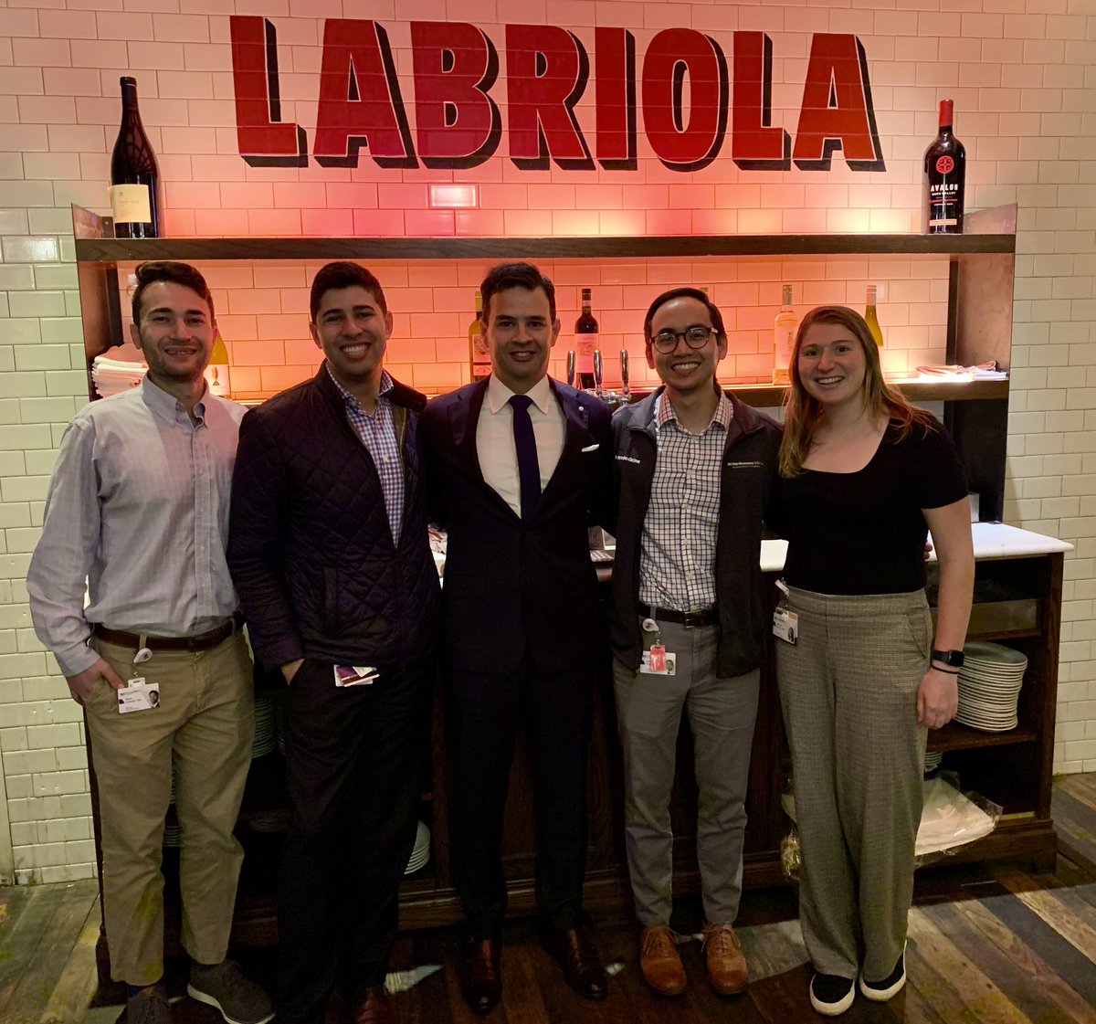 JeffKThan's tweet photo. Honored to have the chance to discuss life and career advice in hepatology over lunch with @dean_karvellas! Makes me even more excited to join such a fascinating field! @NU_IntMed https://t.co/M3VKWrBOLL