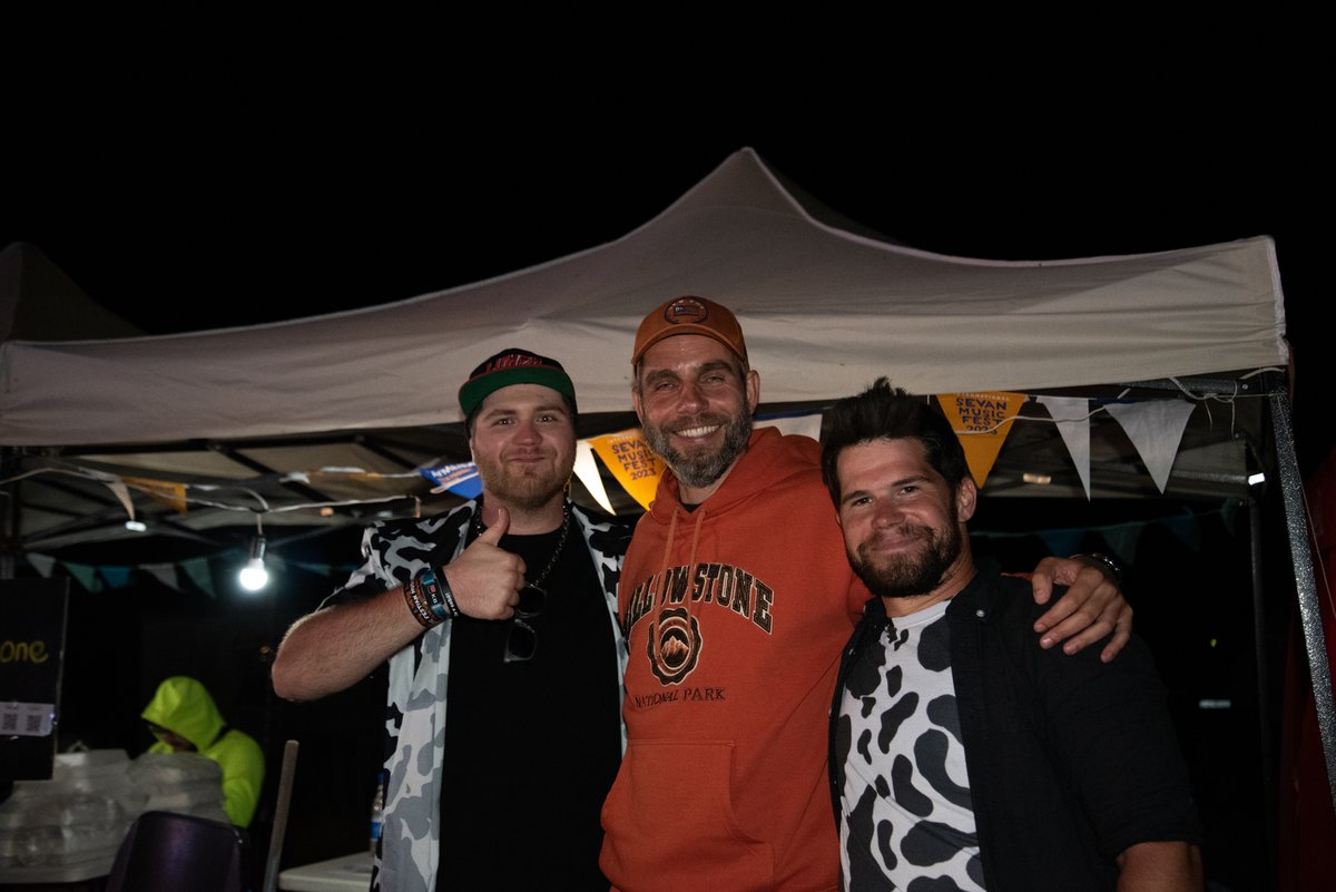 Goofy Cow tweet media