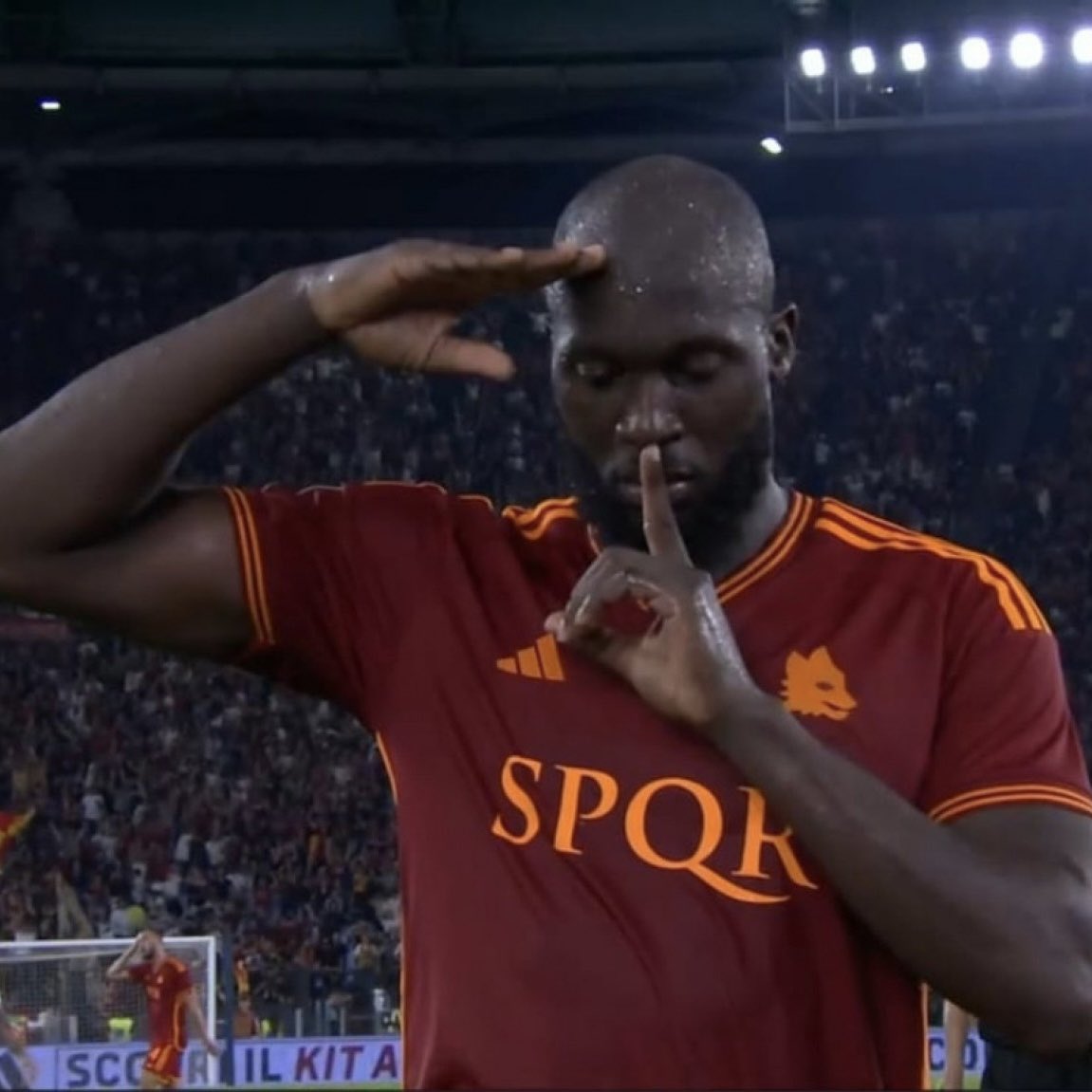 DucadiMolinelli's tweet photo. Nel giro di due giorni, entrambe le romane hanno segnato con il proprio portiere. Incredibile https://t.co/rZctpJZjAC
