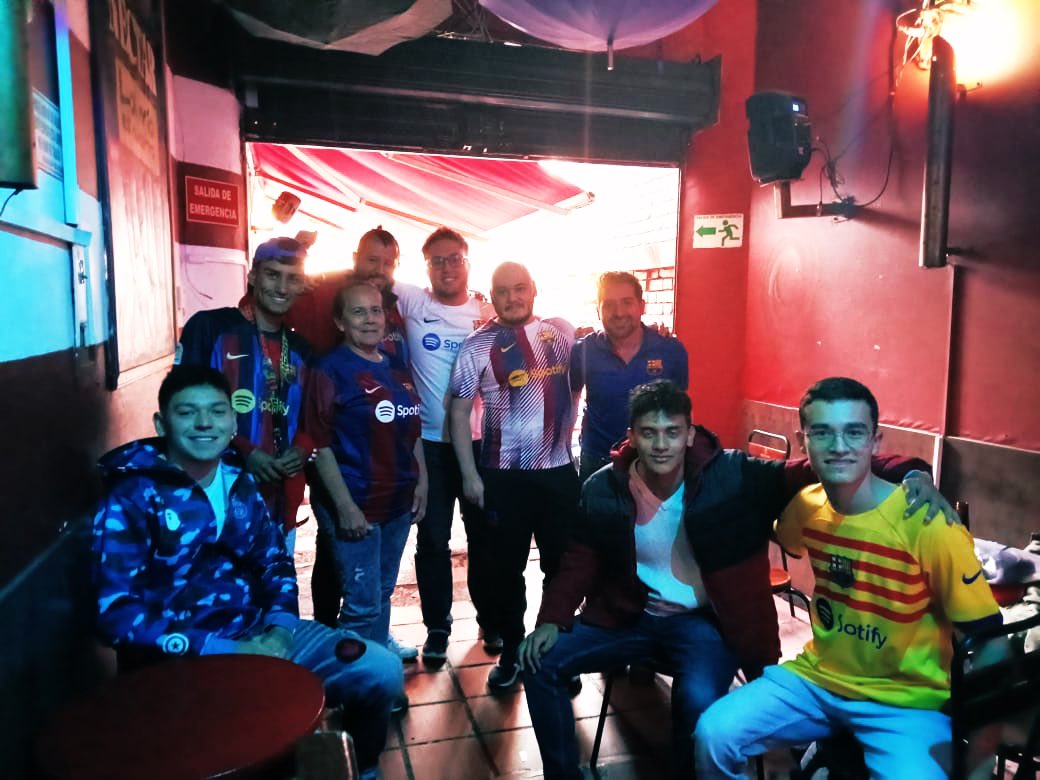 PenyaGBB's tweet photo. 🔵 Oh le le, oh la lá 🔴

Desde Bogotá, Colombia disfrutamos como Penya el primer triunfo del #Barca en esta nueva #ChampionsLeague.

Nos encontraremos nuevamente el 23 de Septiembre para ver todos juntos el partido por #LaLiga vs Celta de Vigo.

🔵🔴🔵🔴

#pgbb https://t.co/wYdIuyJXlE