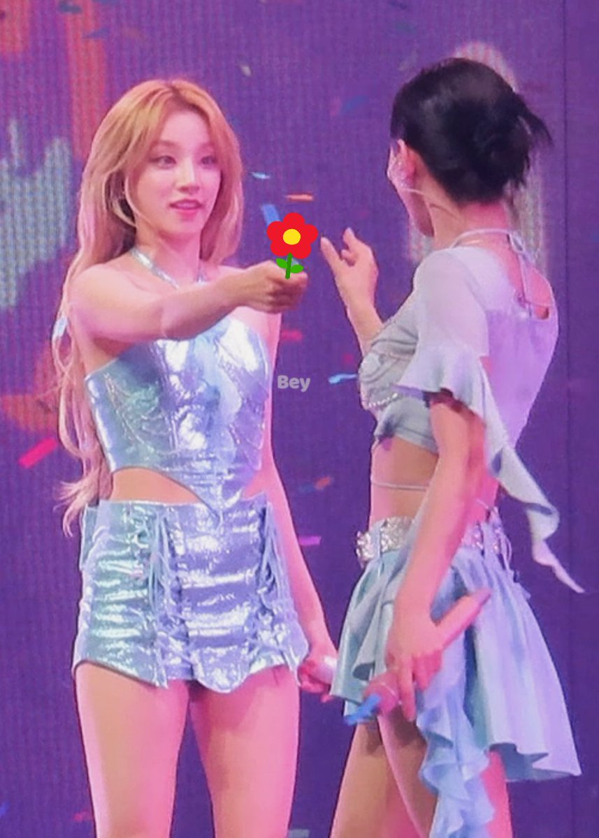 heyyomakkapakka's tweet photo. first love story 🌸

20230919 gidle berlin day2
#yuqi #miyeon
#gidleworldtour2023 https://t.co/cQBhPQ3RGw