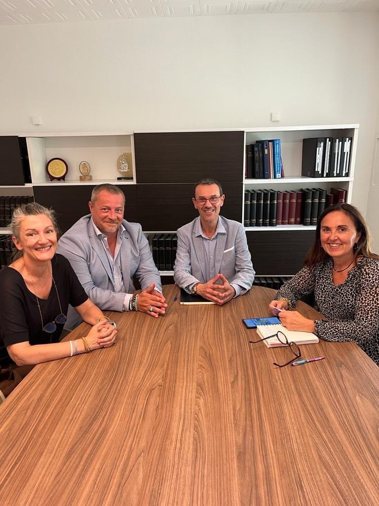 's tweet image. 📚 Réunion de travail fort instructive à la chambre des #notaires 06, avec le président hon. Nicolas Meurot, le président en exercice Hervé Accorsi, et la secrétaire générale Karine Clerté. 
#Liens essentiels des notaires avec les #élus locaux, qu’il est précieux de structurer.