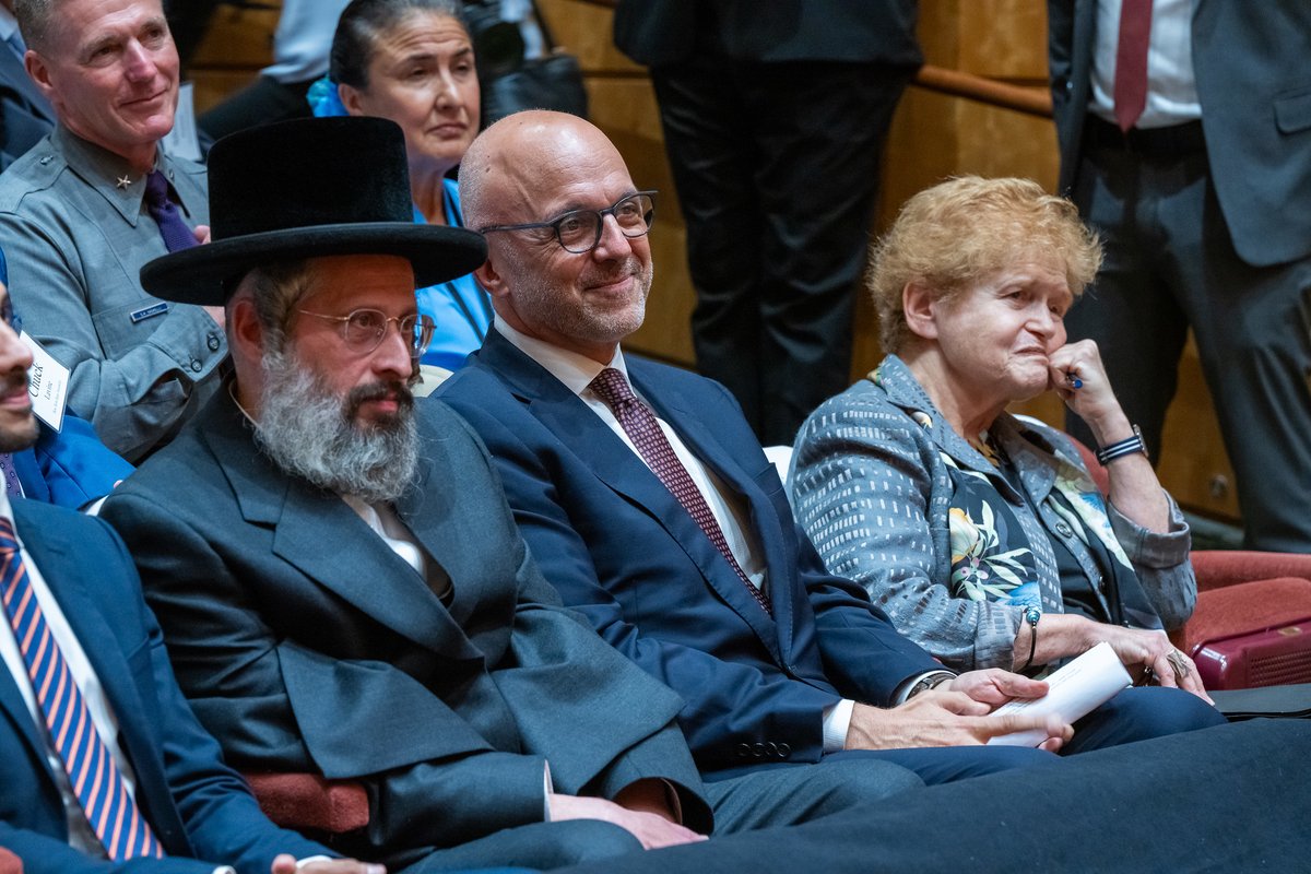 GovKathyHochul's tweet photo. Celebrated Rosh Hashanah with our Jewish neighbors in New York City today!

During the High Holidays &amp; every day of the year, we're proud to support Jewish New Yorkers. We're setting the pace with bold plans to combat antisemitism, &amp; I'm calling on all states to follow our lead. https://t.co/UAR39Svlwz