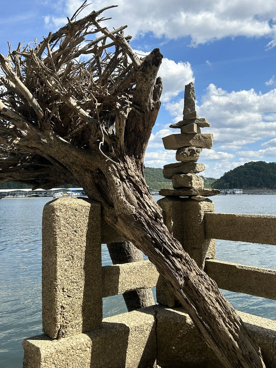 606kygirl2's tweet image. A beautiful day on the lake @_LakeCumberland @caverunmarinas @Kentuckyweather @JimWKYT @JoleneBlevins01 @thekyniche @Michael8301973 @EveryThngKy