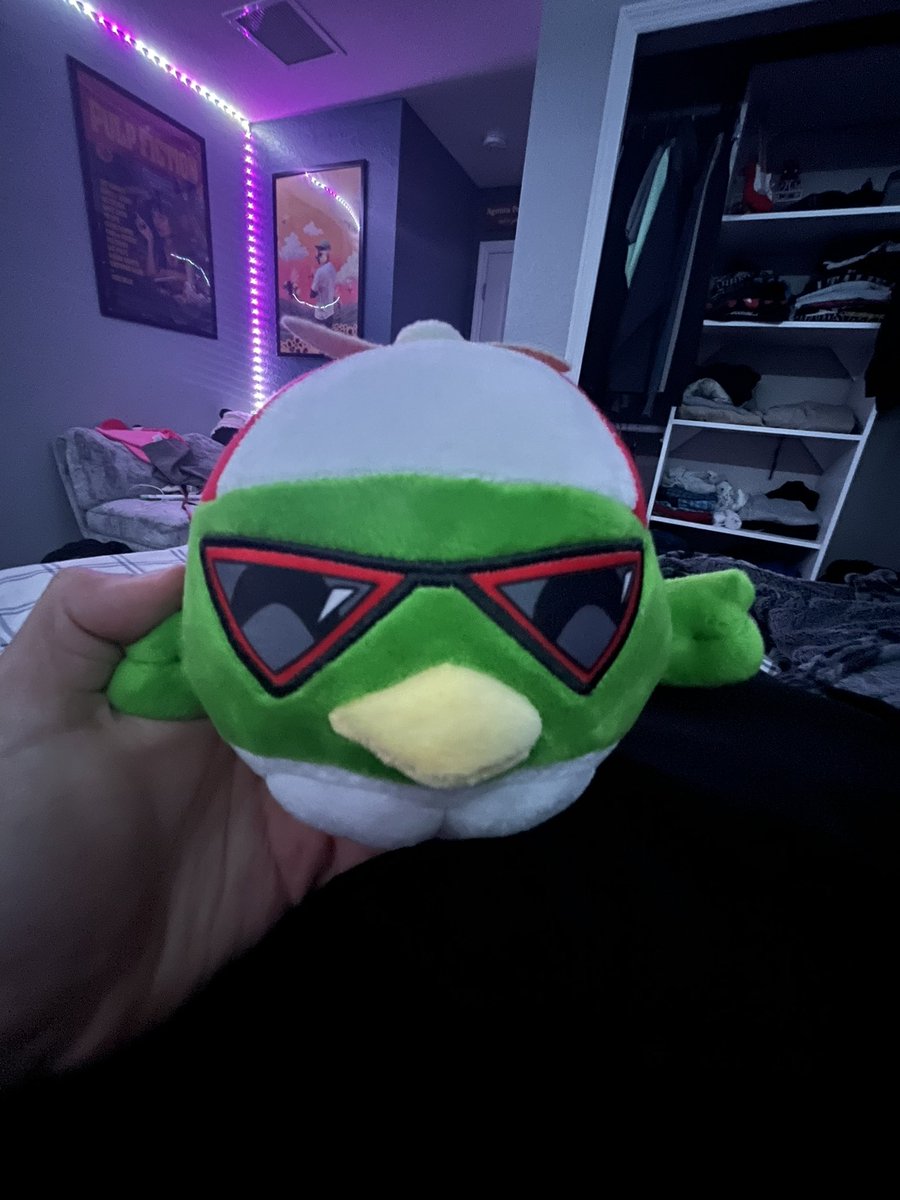 pengooiscool's tweet photo. @isaac_why We brokies how we suppose to dm you without the blue check https://t.co/bXVZne2uSW