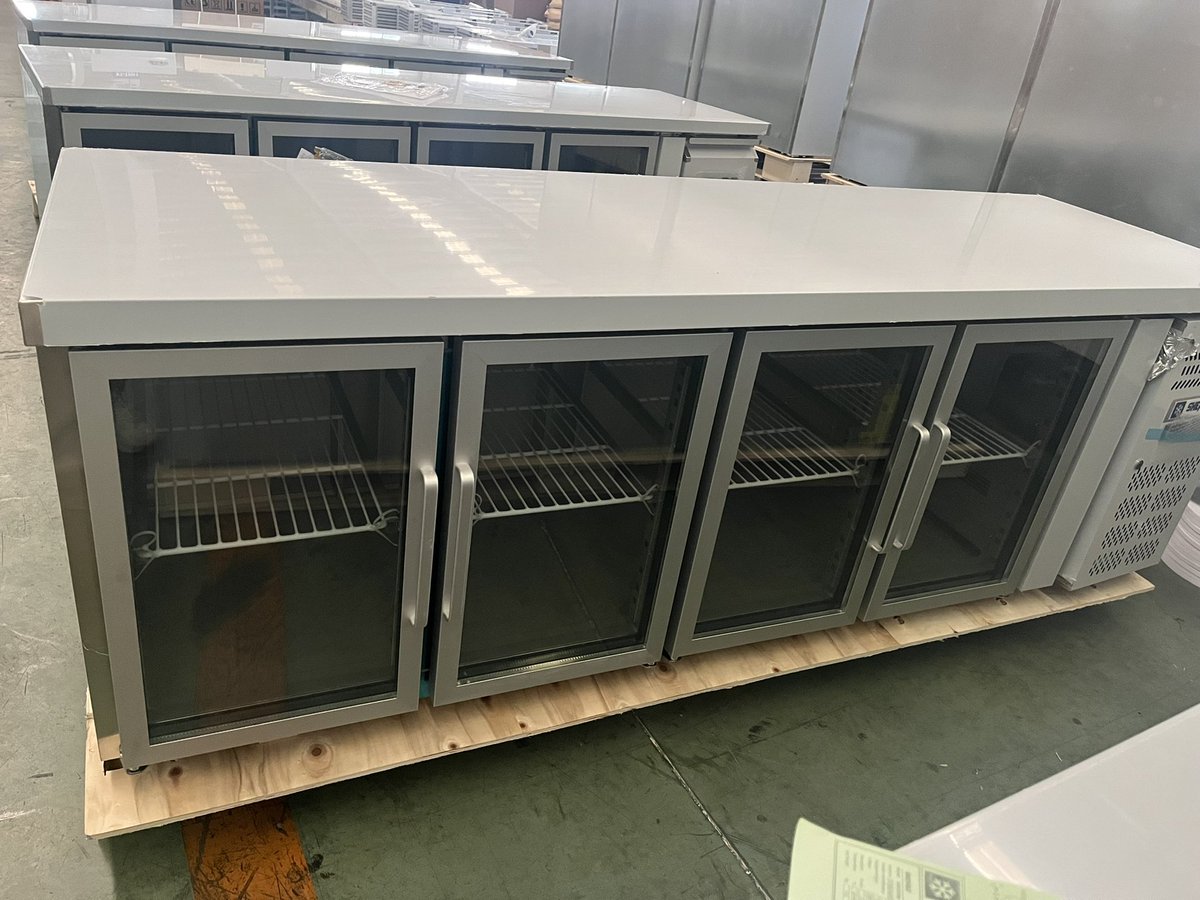 GN4100TNG counter refrigerator with glass door  #foodequipment #commercialrefrigerator #kitchenequipment #commercialequipment #hostmilano  #refrigeration